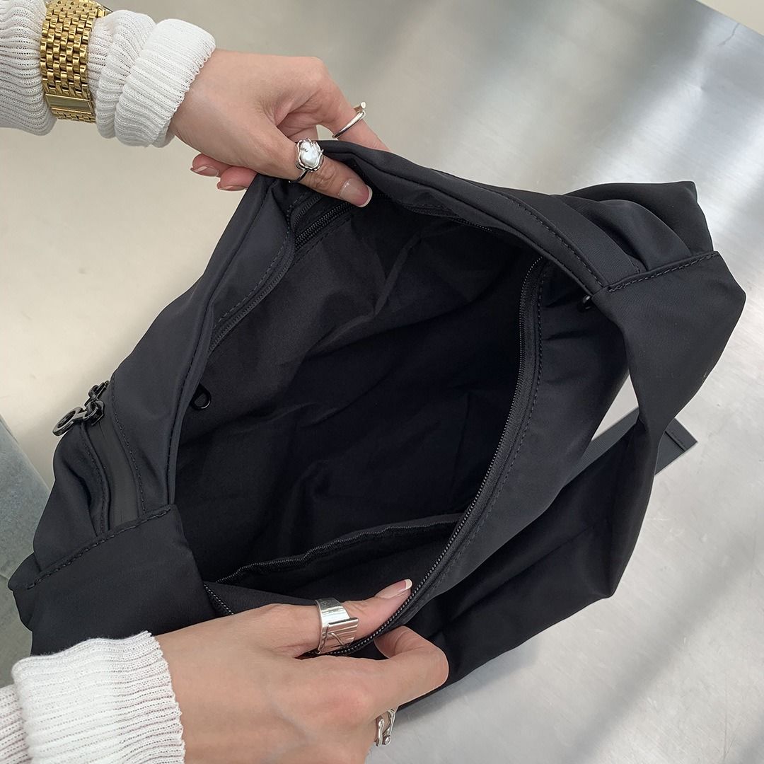 韓系 ‧ 大容量帆布斜跨單肩包