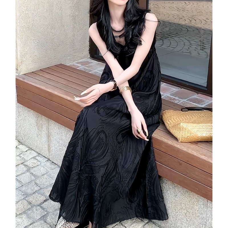 法式提花無袖長洋裝 溫柔氣質寬鬆版型 度假感飄逸設計