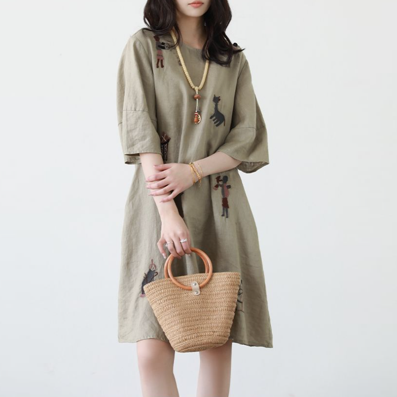 夏季森系刺繡連身裙 圓領寬鬆A字版型 文青甜美洋裝