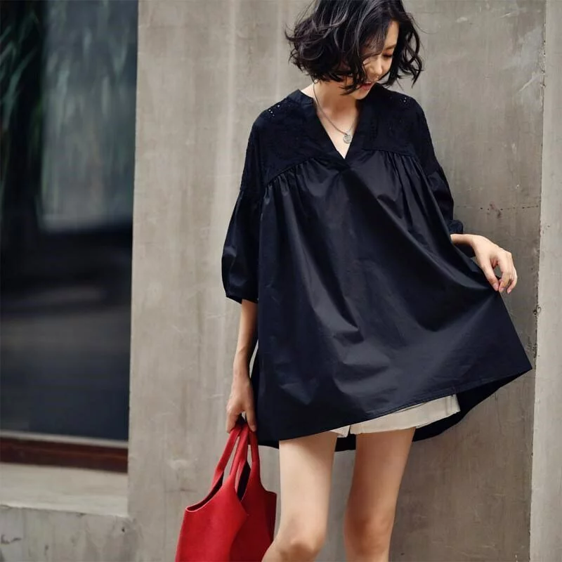 簡約．V領蕾絲拼接上衣 鏤空繡花 寬鬆V領 短袖襯衫