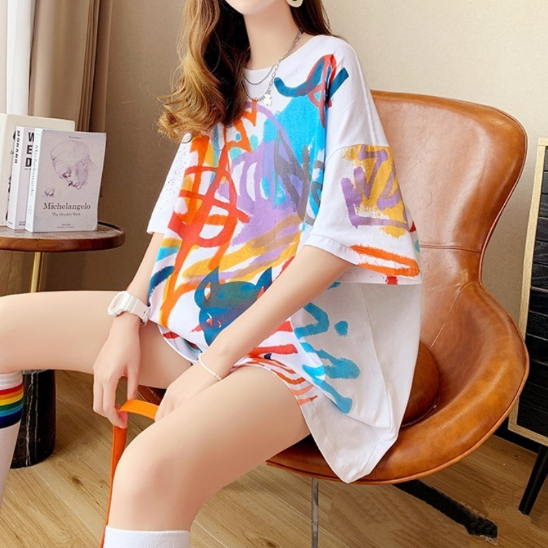 純棉短袖T恤 圓領寬鬆 透氣顯瘦 塗鴉印花設計感