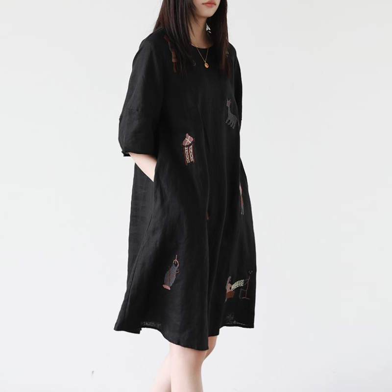 夏季森系刺繡連身裙 圓領寬鬆A字版型 文青甜美洋裝