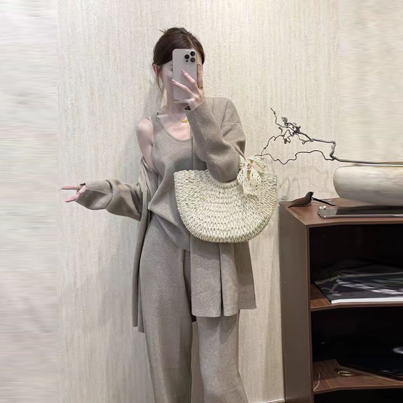 2025秋季新款法式氣質寬鬆長袖毛衣開衫V領吊帶背心高腰闊腿長褲