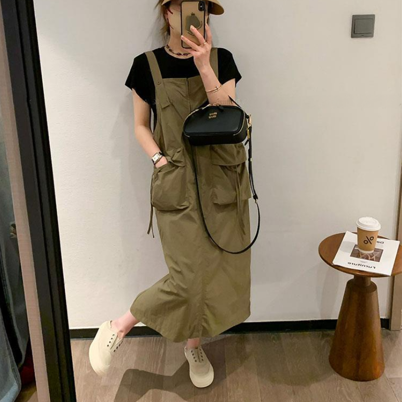 工裝風背心洋裝 大口袋設計 後開衩寬鬆中長裙