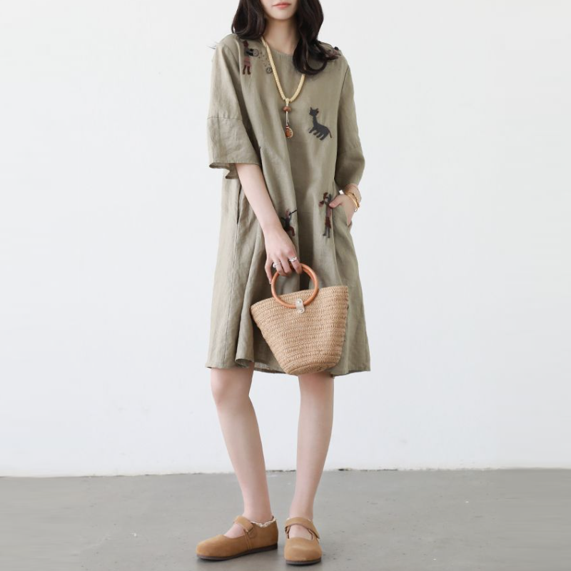 夏季森系刺繡連身裙 圓領寬鬆A字版型 文青甜美洋裝