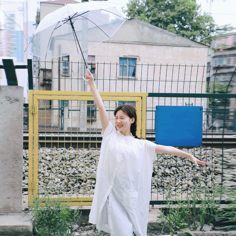 法式慵懶棉麻洋裝 短袖中長版寬鬆顯瘦 抓褶圓領 口袋設計