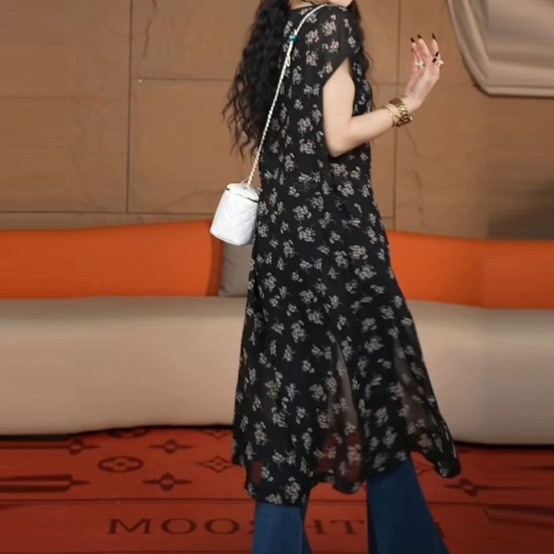 復古碎花V領無袖長版洋裝 輕薄開衩設計 外搭罩衫感