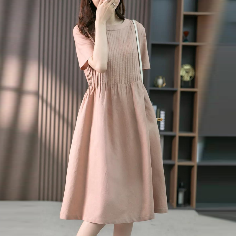 棉麻中長版洋裝 法式設計感 圓領短袖 前胸壓摺 寬鬆顯瘦
