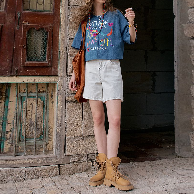 塗鴉字母印花短袖T恤 寬鬆短版休閒款