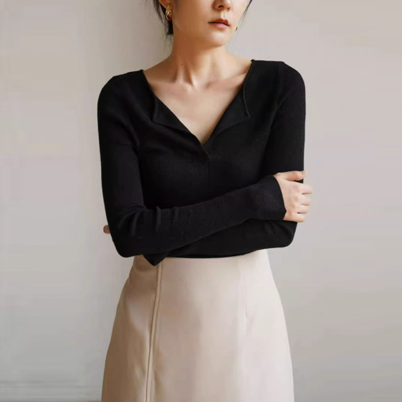 法式開領V領貼身針織上衣 秋冬長袖 羅紋彈性 內搭外穿 高級感