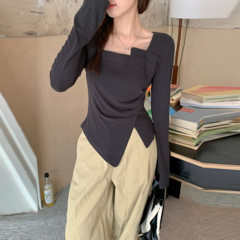 大地色系方領修身上衣（美拉德感）不對稱下襬 開衩＋褶皺 顯瘦內搭長袖