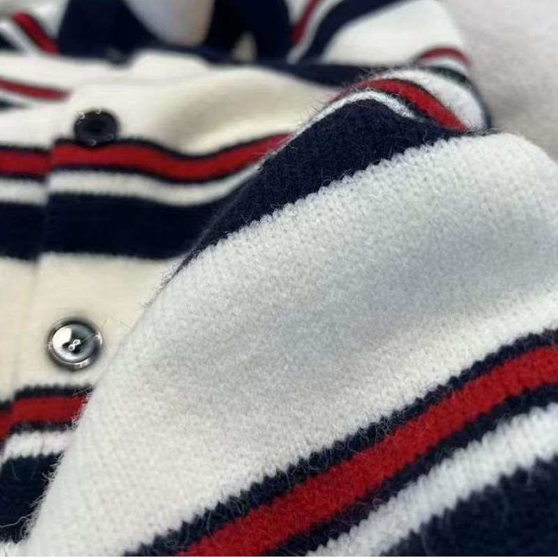 限量發售！減齡撞色條紋針織外套 可愛刺繡