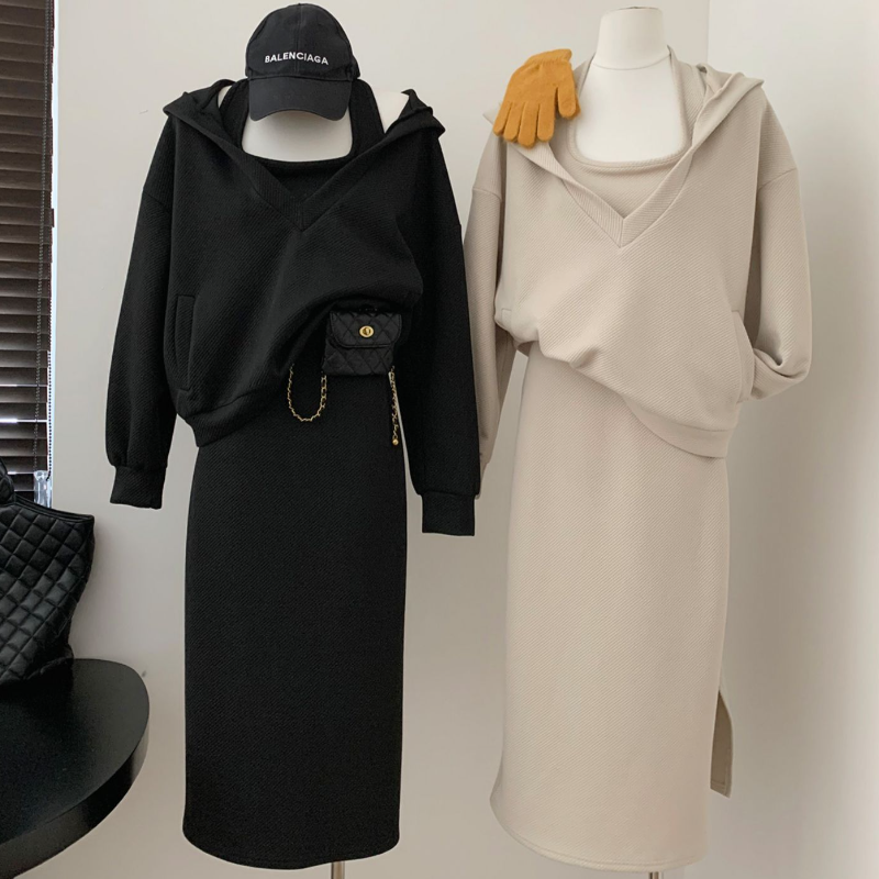 兩件式套裝 連帽V領上衣＋繞頸連身裙（固定式、後背鬆緊） 寬鬆休閒顯瘦