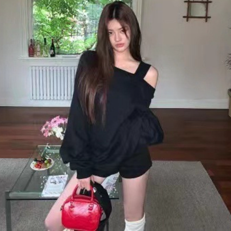 美式斜肩寬鬆大學T 露肩設計感長袖上衣