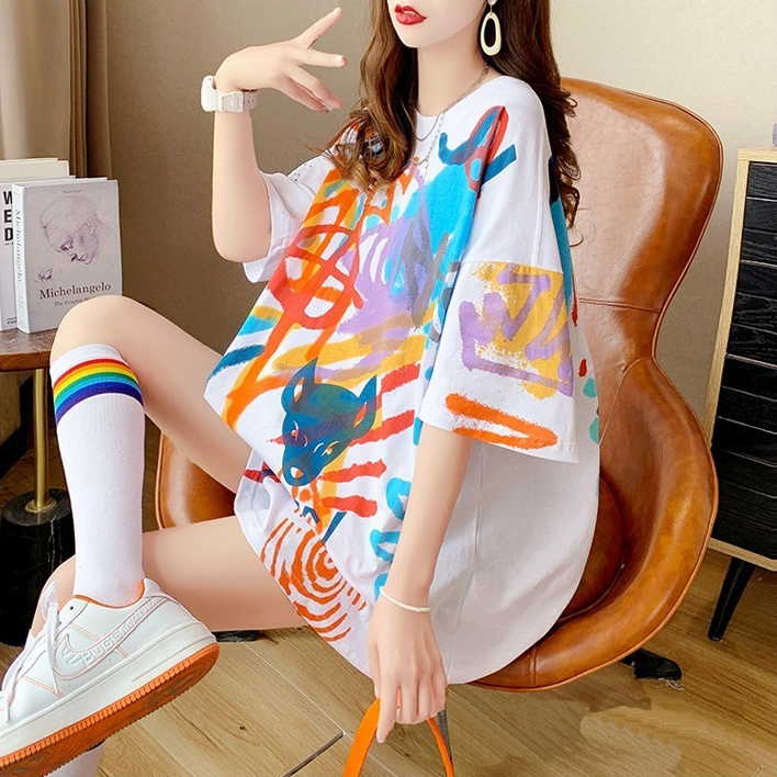 純棉短袖T恤 圓領寬鬆 透氣顯瘦 塗鴉印花設計感