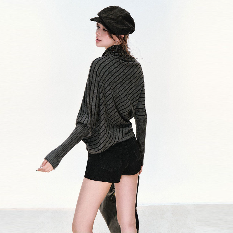 條紋蝙蝠袖針織上衣 高翻領/可翻折 寬鬆慵懶 顯瘦有復古感