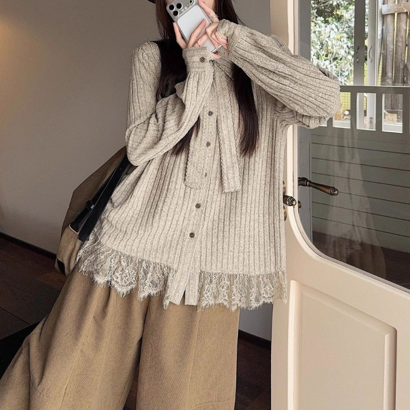 日系復古蕾絲拼接針織襯衫 寬鬆剪裁 秋冬氣質上衣