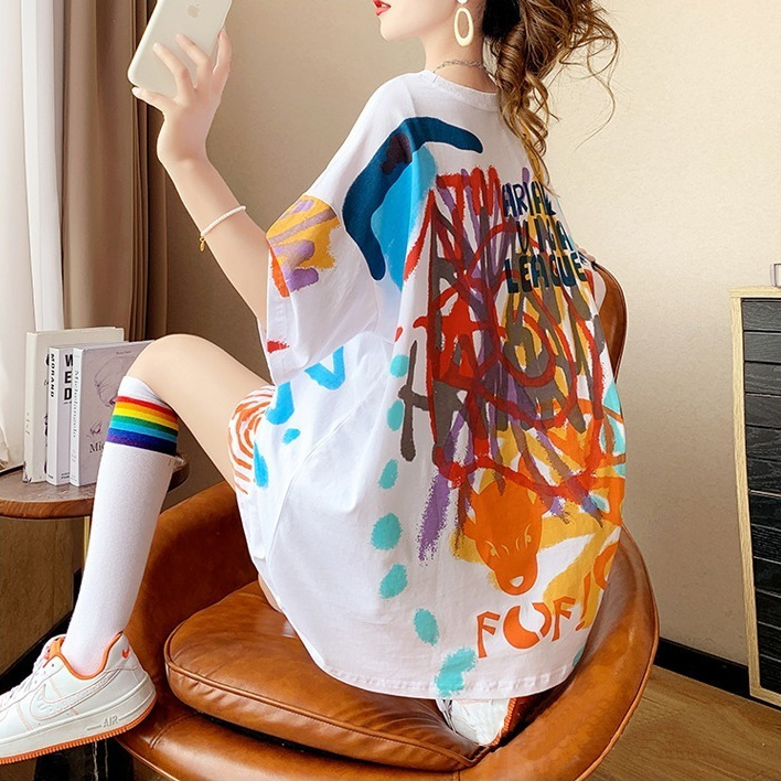 純棉短袖T恤 圓領寬鬆 透氣顯瘦 塗鴉印花設計感