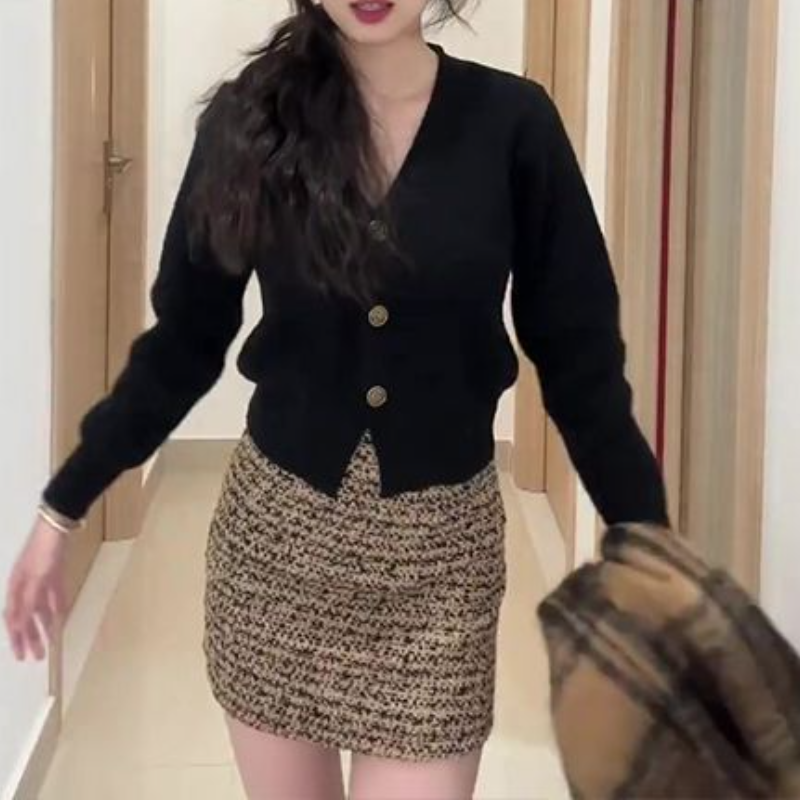 小香風成套穿搭 V領針織外套＋短裙套裝 小個子茶系穿搭