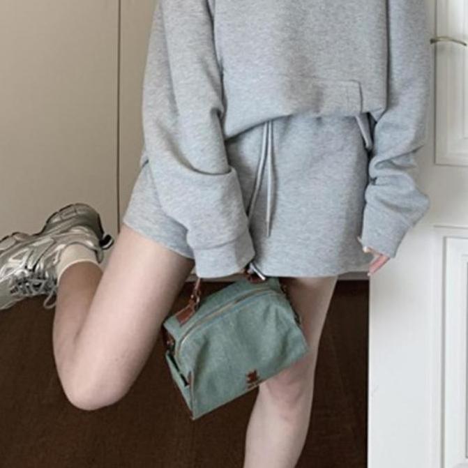 休閒套裝運動系大V連帽+抽繩短褲套裝