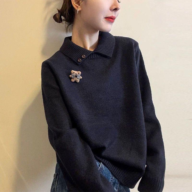 POLO領設計感針織上衣 卡通胸針造型 秋冬氣質毛衣