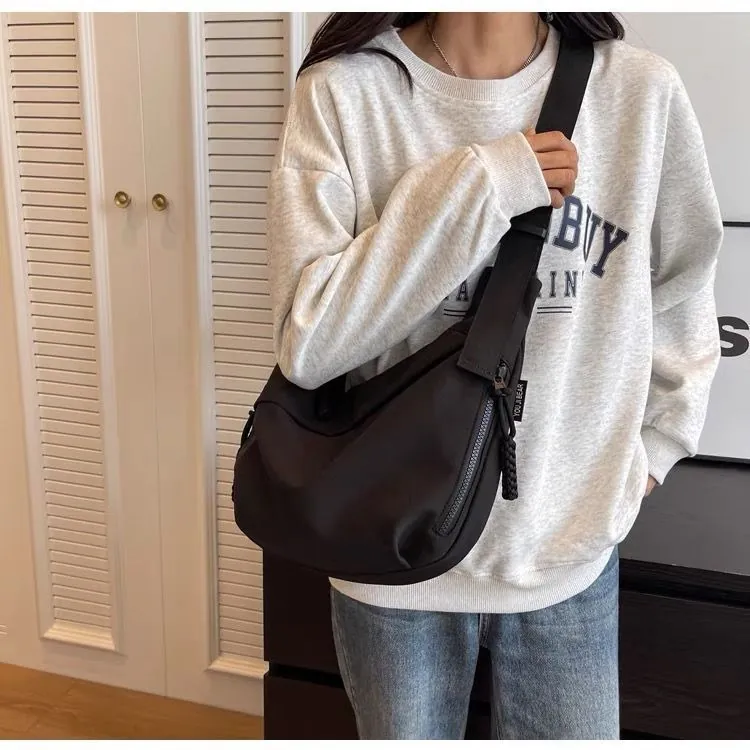 韓系 ‧ 單肩托特餃子包通勤出遊大容量
