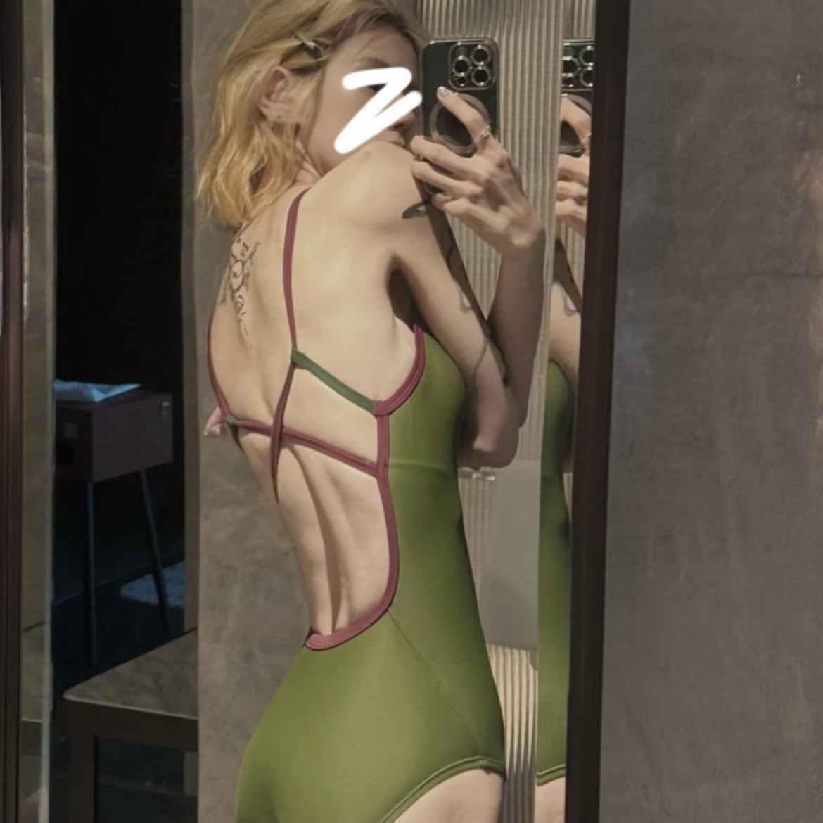 美背連身泳衣 細肩帶交叉設計 修身版型 顯白質感款