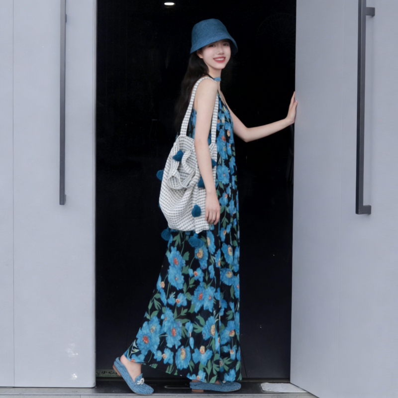 藍色花卉細肩帶長洋裝 法式度假風