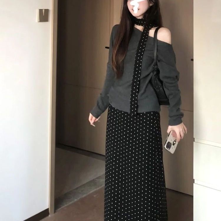 甜辣感一字領長袖上衣＋小圓點A字長裙 早秋套裝