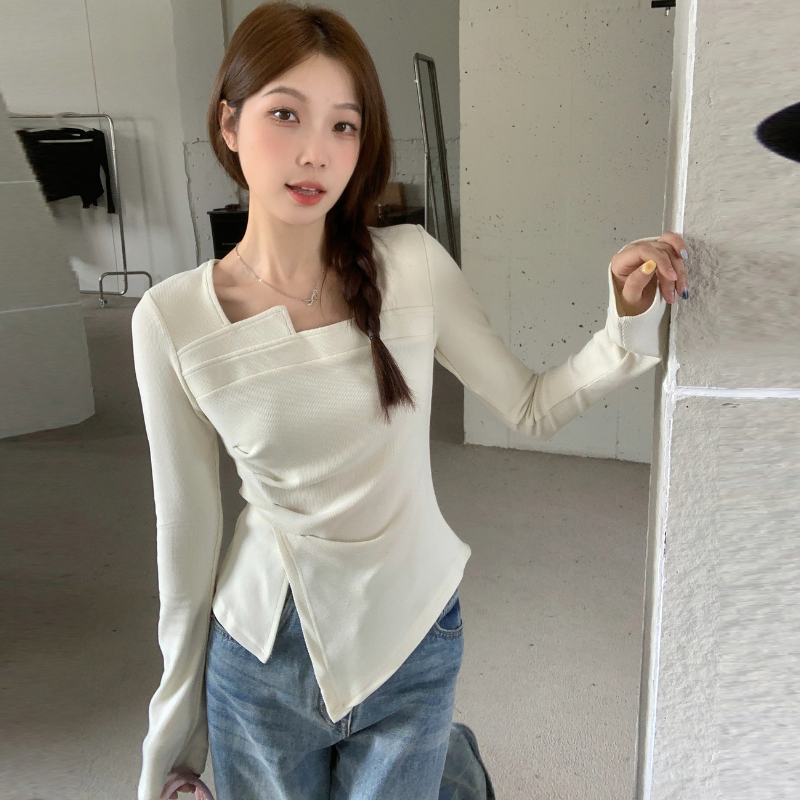 大地色系方領修身上衣（美拉德感）不對稱下襬 開衩＋褶皺 顯瘦內搭長袖