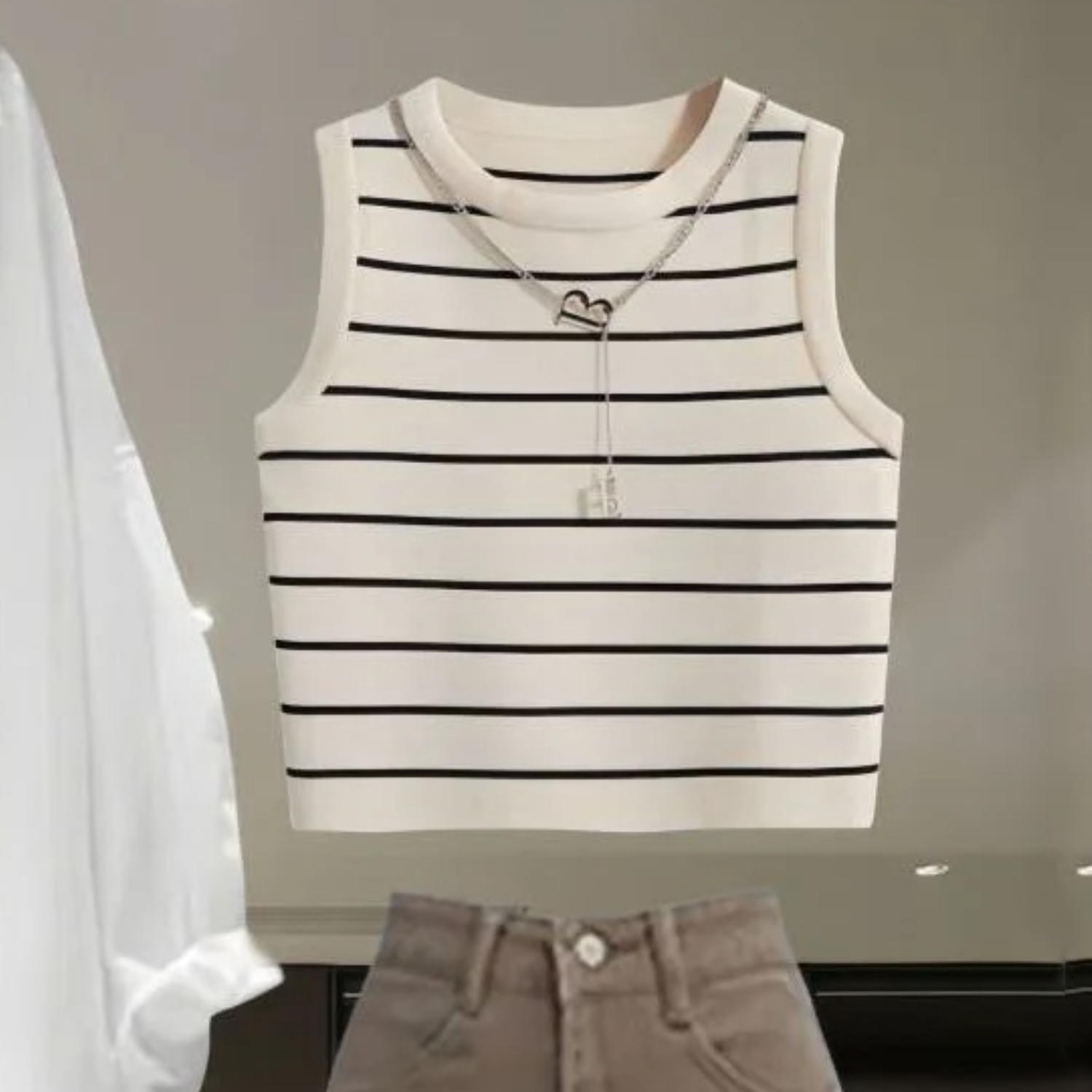 簡約三件式套裝 白襯衫×條紋背心×長裙 層次穿搭款