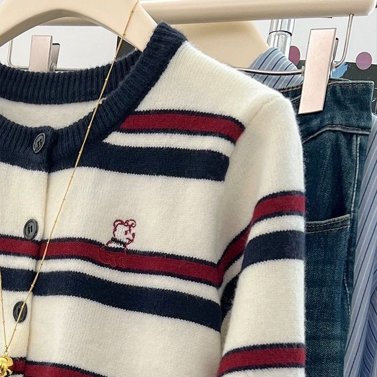 限量發售！減齡撞色條紋針織外套 可愛刺繡