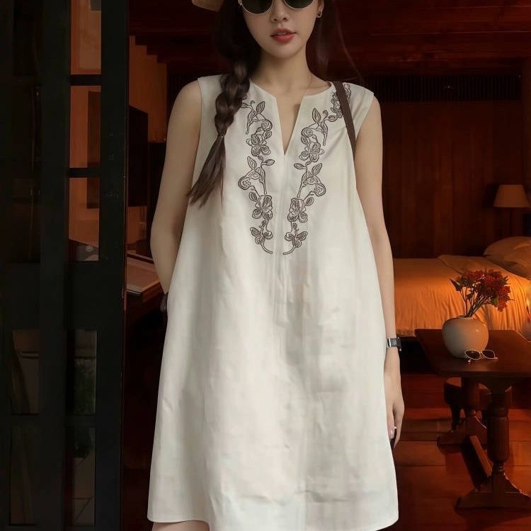 法式刺繡無袖洋裝 亞麻感布料 氣質寬鬆剪裁 背心長洋裝