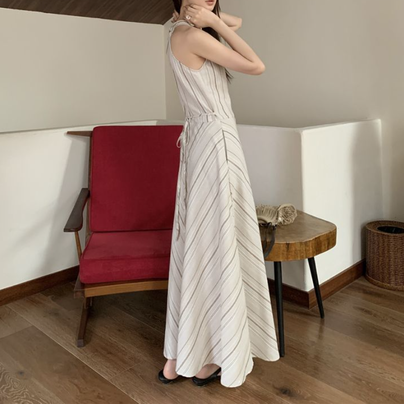 細條紋無袖V領長洋裝 收腰剪裁 法式氣質度假風洋裝