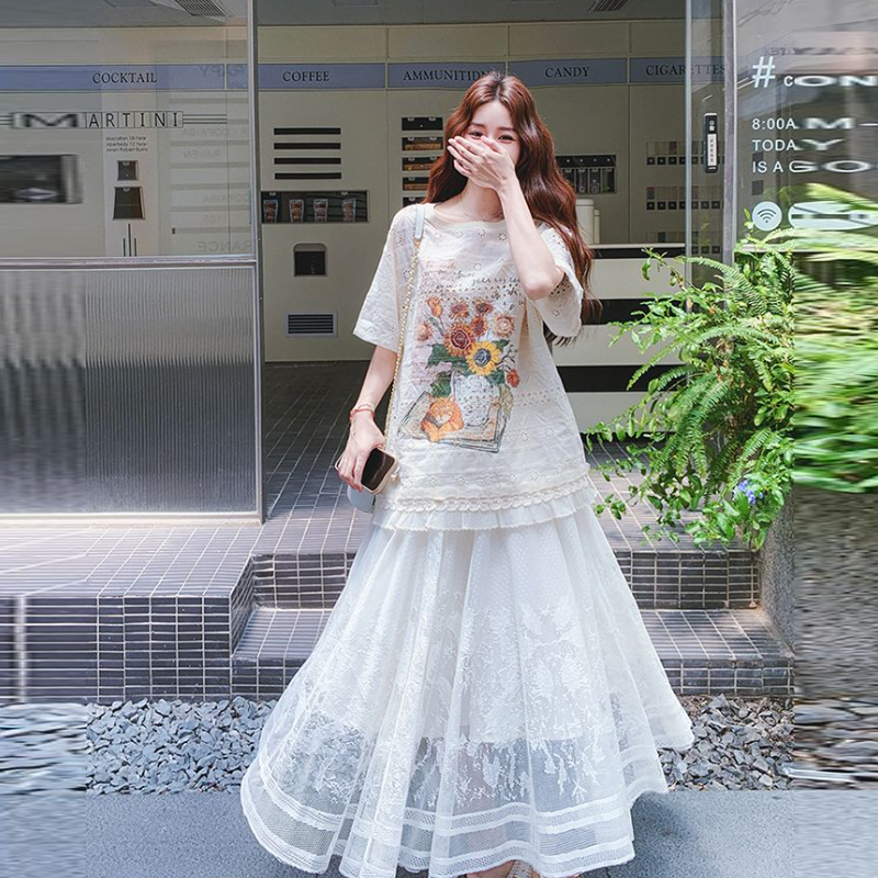 印花蕾絲上衣＋長裙套裝 刺繡細節 氣質優雅兩件式洋裝感穿搭