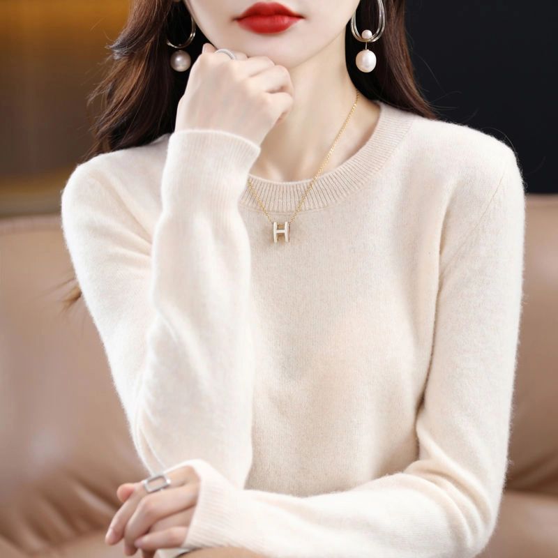 早春柔軟親膚針織上衣 圓領長袖 寬鬆好搭毛衣