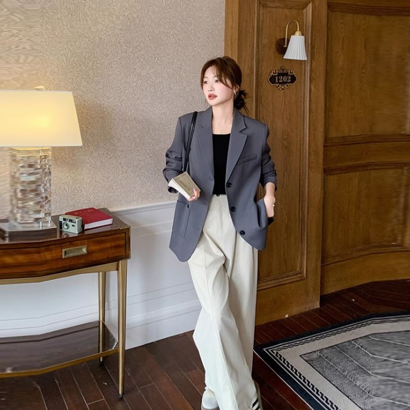 休閒風西裝外套 後背開衩＋蝴蝶結綁帶 設計巧思 春秋百搭