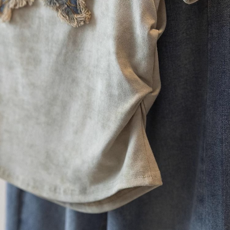 立體蝴蝶設計短袖T恤 微修身版型 百搭氣質上衣