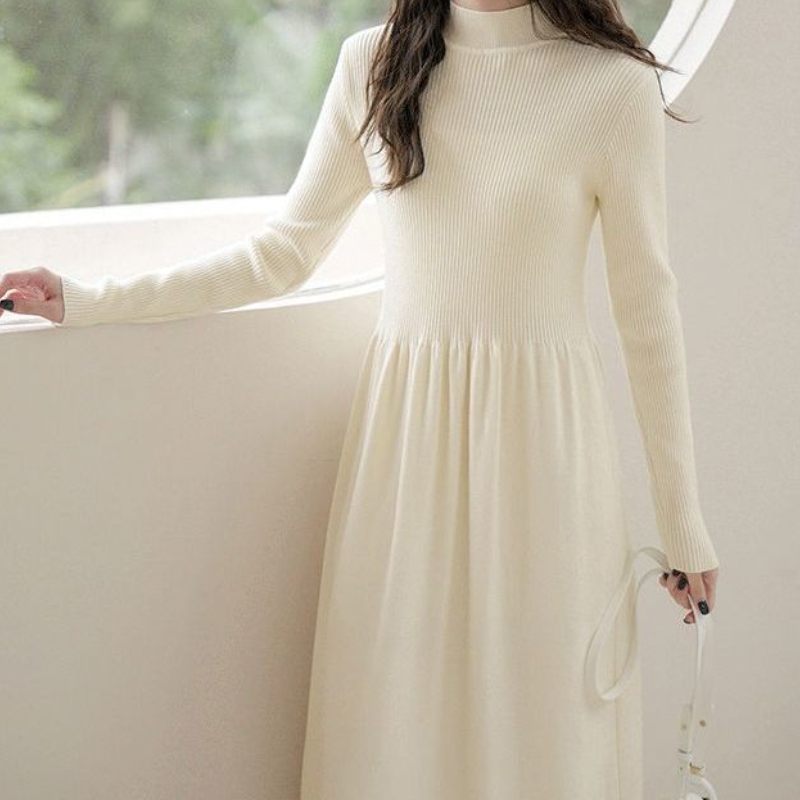 赫本風小黑針織長洋裝 過膝長度 修身剪裁 秋冬搭大衣超有型