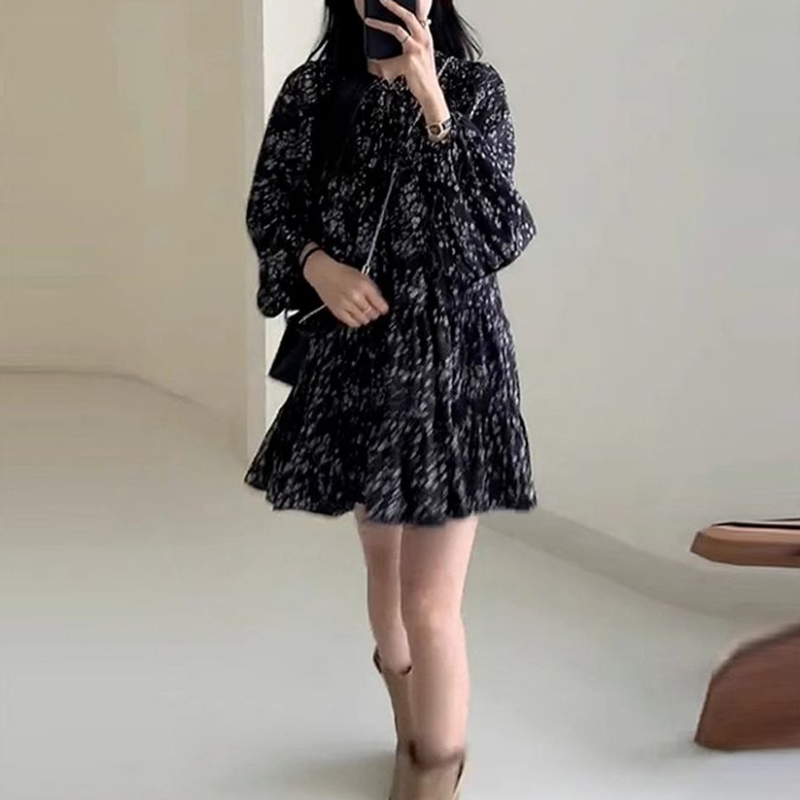 大尺碼法式碎花洋裝 長袖寬鬆 A字版 顯瘦好穿