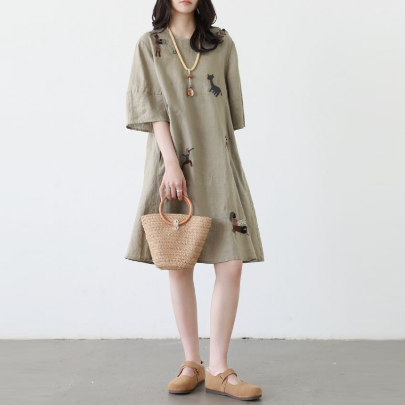 夏季森系刺繡連身裙 圓領寬鬆A字版型 文青甜美洋裝