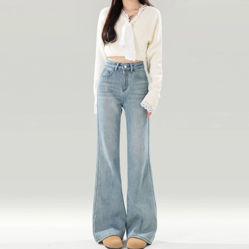 淺藍高腰微喇牛仔褲 寬鬆顯瘦 不貼腿 靴型褲口（Bootcut）