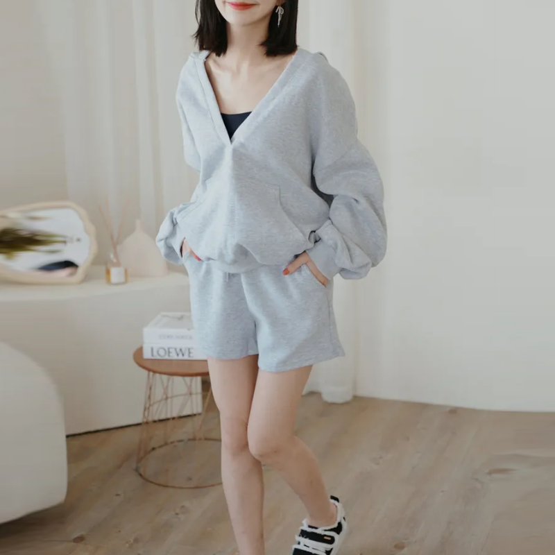 休閒套裝運動系大V連帽+抽繩短褲套裝