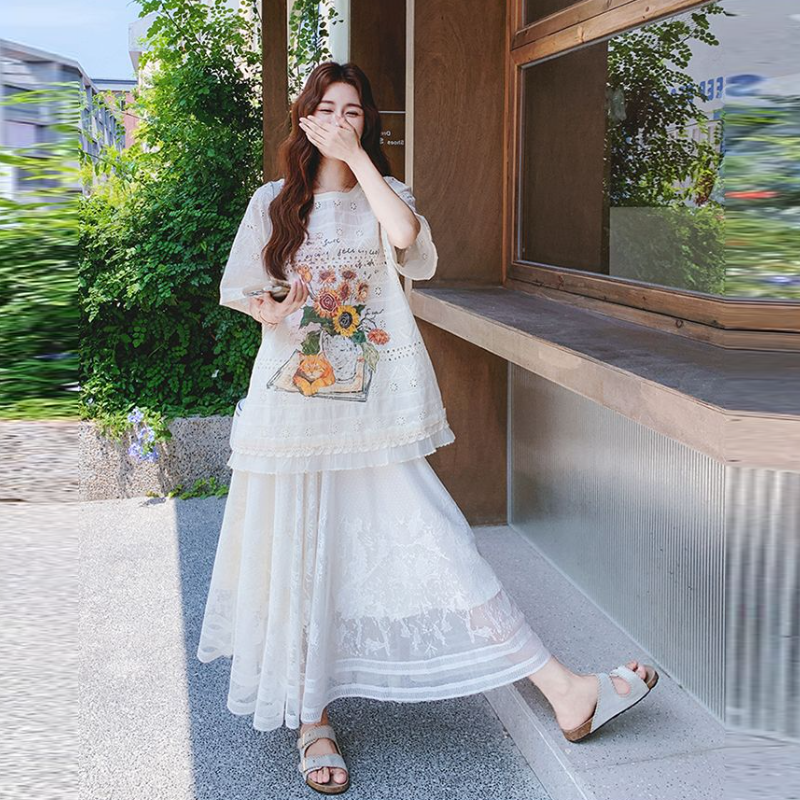 印花蕾絲上衣＋長裙套裝 刺繡細節 氣質優雅兩件式洋裝感穿搭