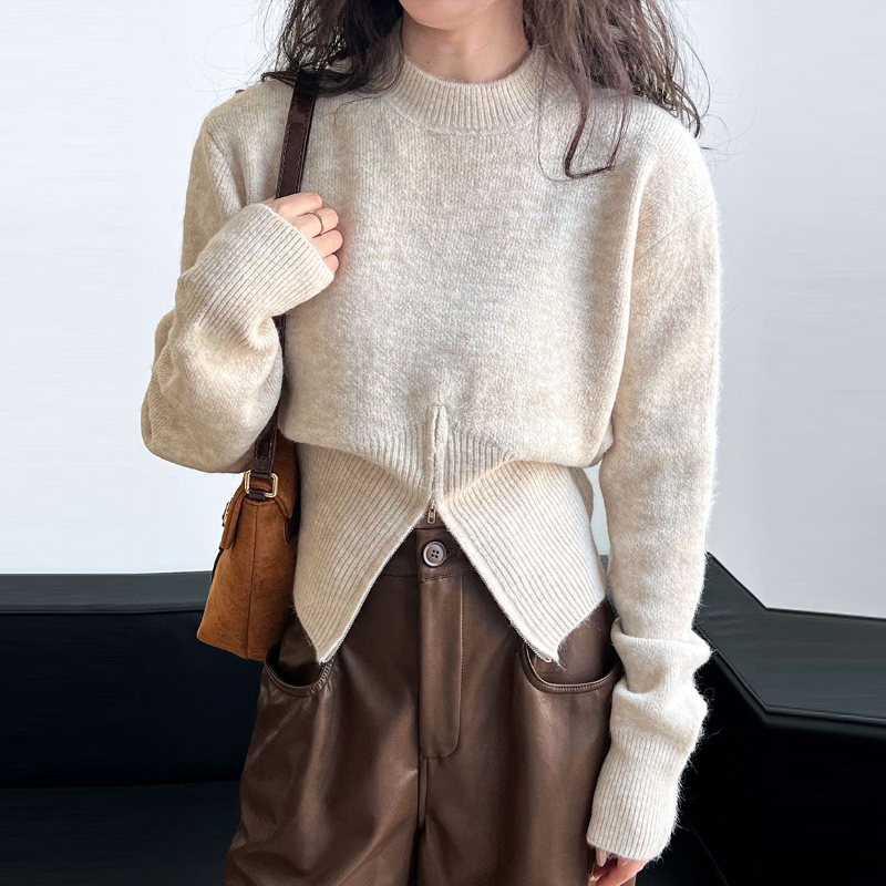 開叉設計短版針織上衣 簡約剪裁 日常好搭