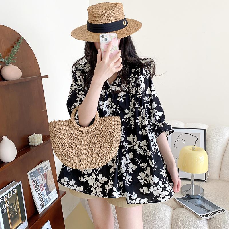 V領大板型泡泡袖娃娃衫 寬鬆甜美荷葉邊蓬蓬碎花襯衫