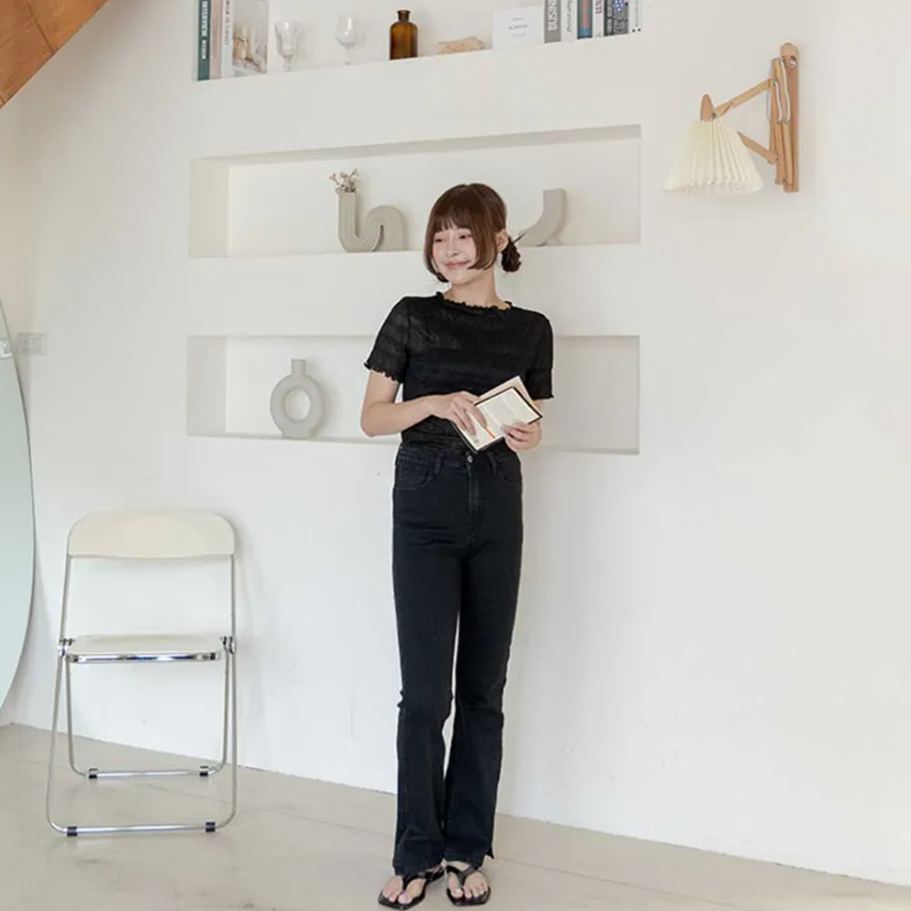 木耳邊花香 透膚 滿版緹花設計上衣*3色