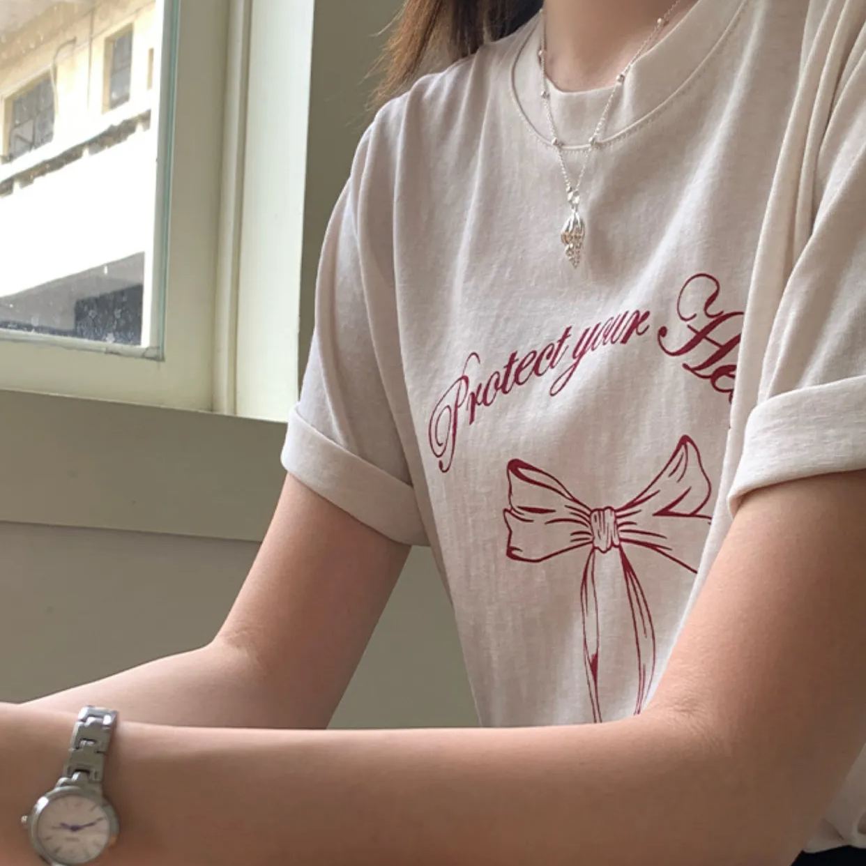 精緻蝴蝶結 字母印花短袖t恤