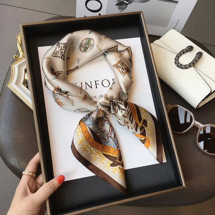 高級感時尚方巾 通勤簡約OL絲巾 優雅緞面職業