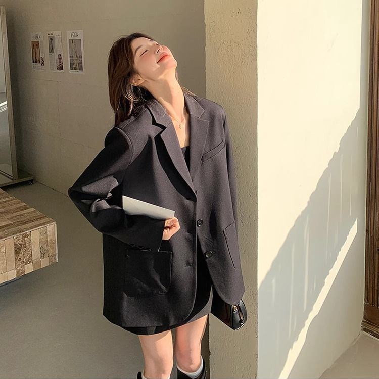 休閒風西裝外套 後背開衩＋蝴蝶結綁帶 設計巧思 春秋百搭